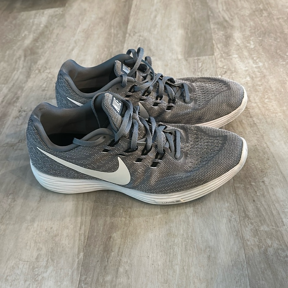 Nike lunar tempo two, men’s size 9, great condition